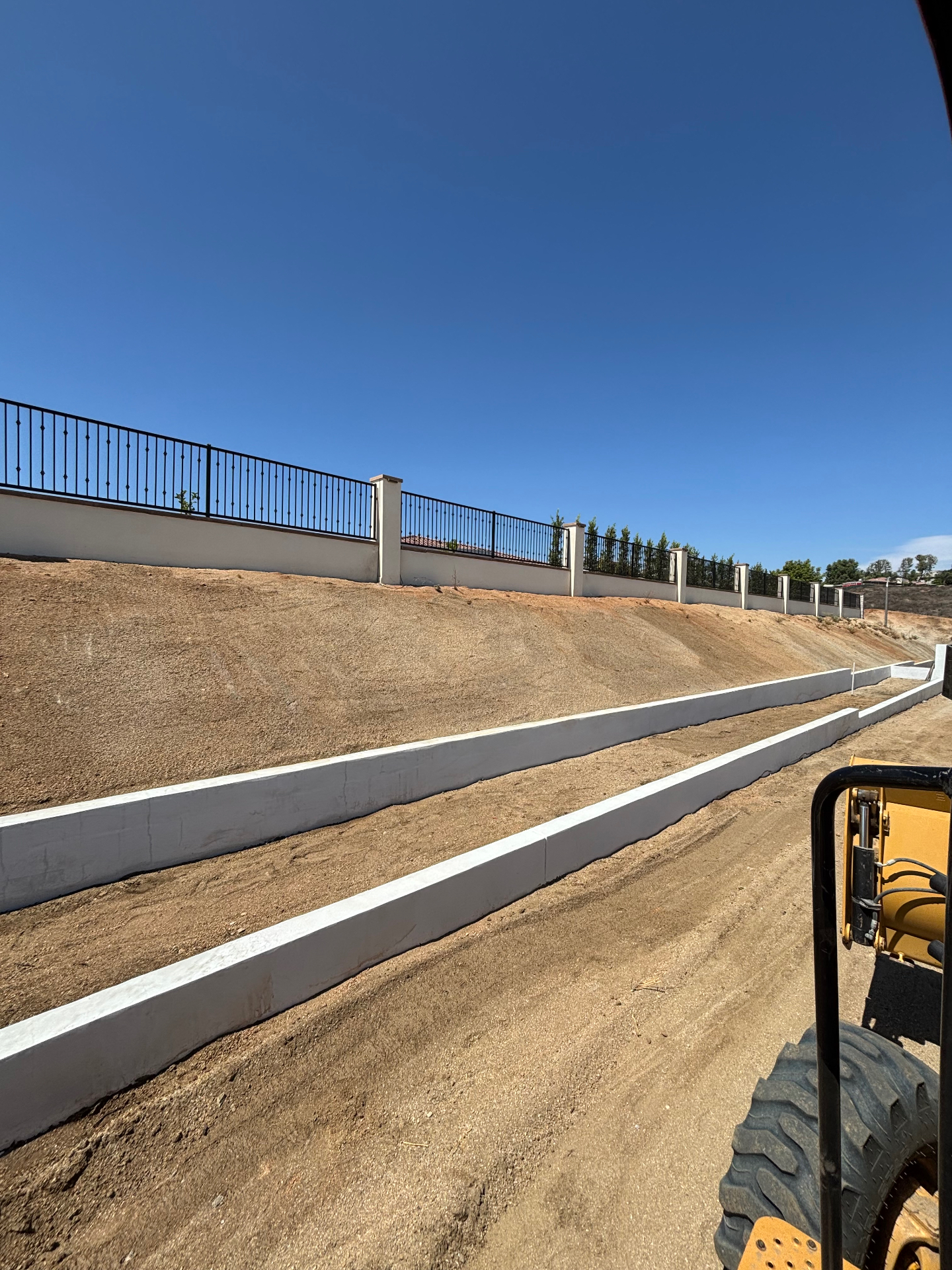 About EM Grading | Licensed Grading Contractor in Riverside CA